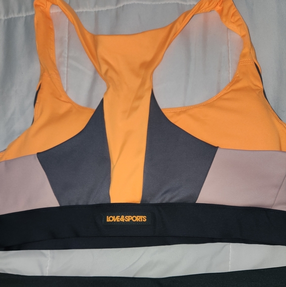 Short set - Picture 3 of 7